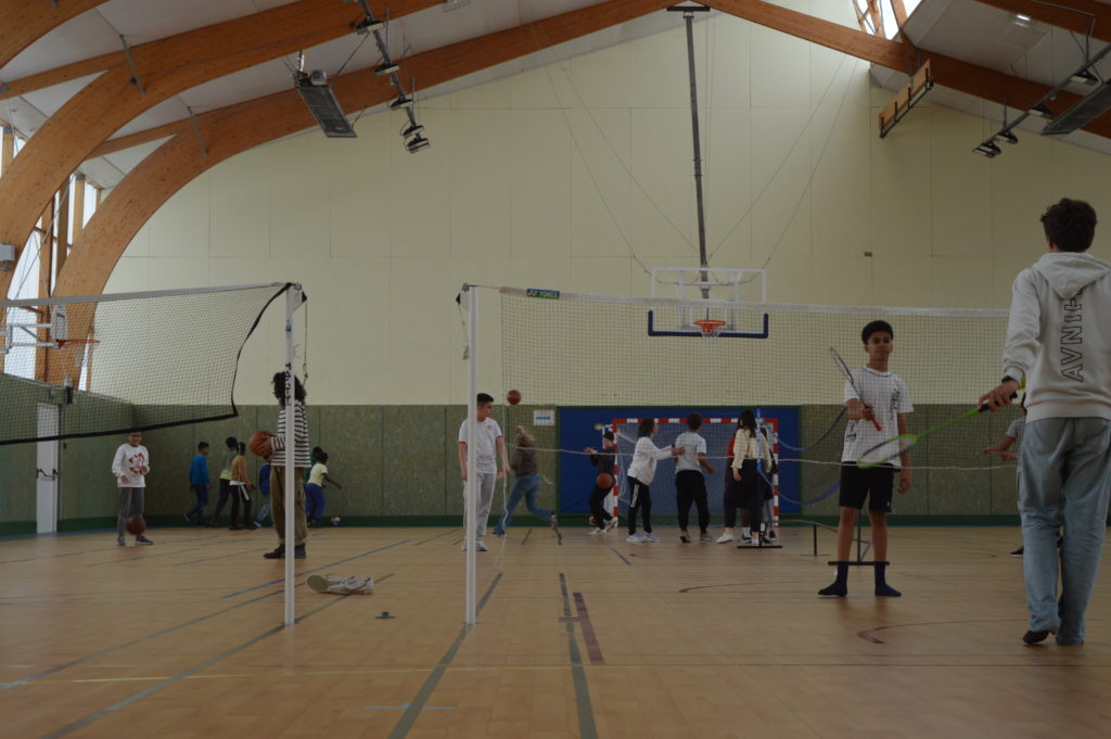 Activité sportive avec les jeunes 11-15 ans de l'Archipel, Maison de Quartier Doutre, St Jacques, Nazareth à Angers, secteur jeunesse